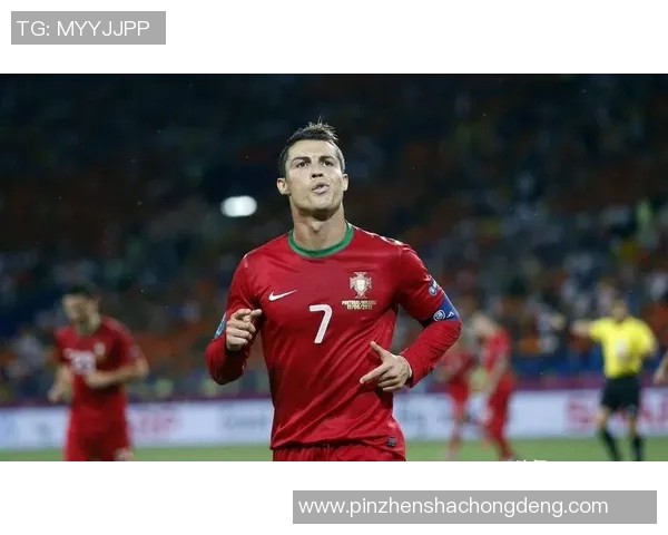 足球30号的传奇之路：从青涩少年到绿茵场上的英雄之旅