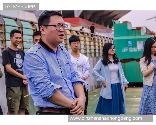 中国足球国家队奋勇拼搏追梦之路展现新时代体育精神与团队力量